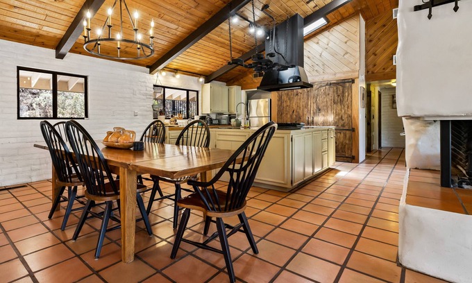 Three Rivers House | Unforgettable Views Near Sequoia National Park