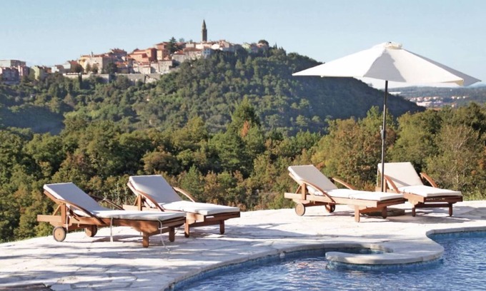 Gondolici House | Exquisite Villa Retreat with Private Pool & Top-Rated Service