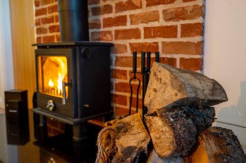 York House | Discover Brecks Farm: Pet-Friendly Stay with 9.8 Rating