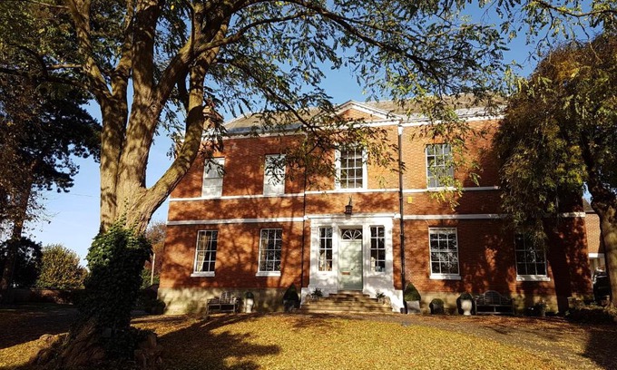 Breedon on the Hill Bed & Breakfast | Pet-Friendly and Family Welcoming: Breedon Hall Awaits