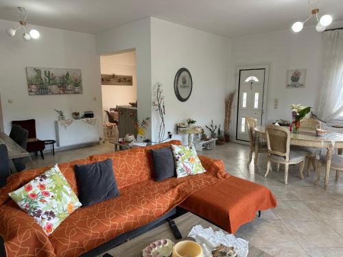 Monopari Apartment | Highly Rated Breeze Holiday Home - Perfect for Families