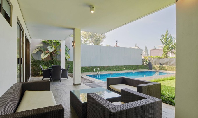 Bandung Villa | Relax at Asri Villa: 5 Bedroom Retreat with Private Pool