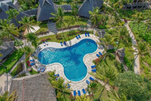 Dongwe Hotel | Experience Breezes Beach Club and Spa: 5-Star Oceanfront Retreat
