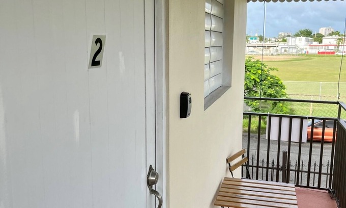 Cangrejo Arriba Apartment | Convenient Apartment Near Airport & Beach with Spa Amenities