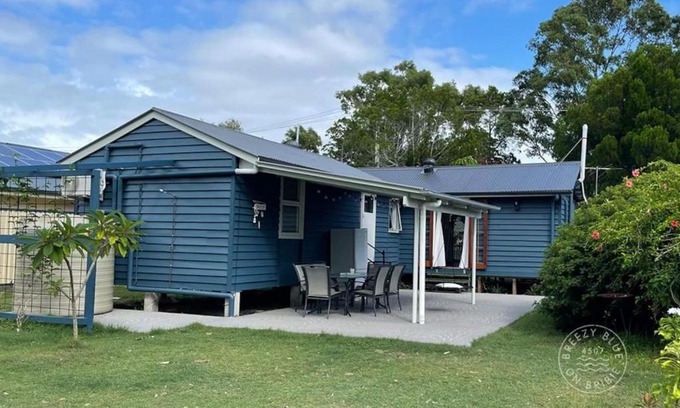 Bongaree House | Pet-Friendly Retreat at Breezy Blue on Bribie – 4-Star Stay