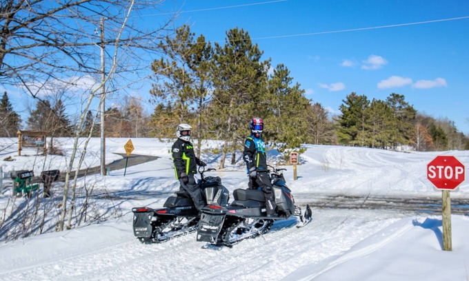 Bemidji Condo | Explore Breezy Hills - Lake Bemidji with Kayaks & More!