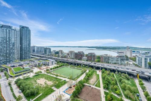 CityPlace Apartment | Breezy Lake And City Views - One Free Underground Parking