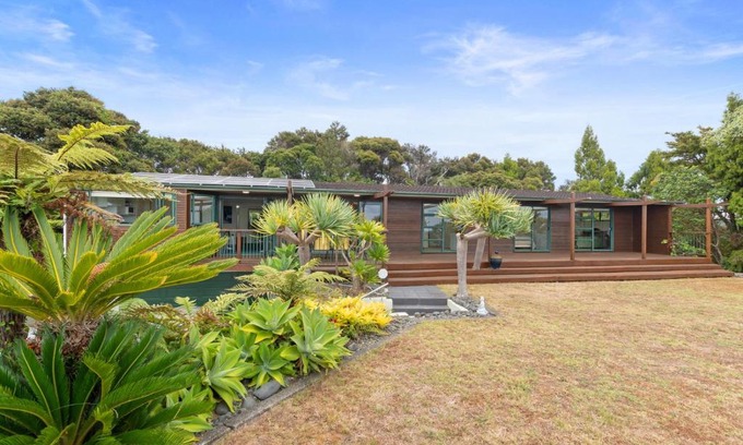 Opua House | Relax at Breezy on Broadview - Family & Pet Friendly Stay