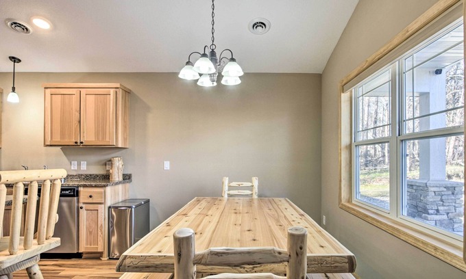 Breezy Point Cottage | Relaxing Breezy Point Cabin - Steps to the Lake