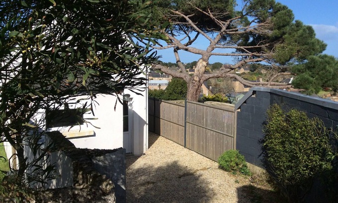 Ile-de-Brehat House | Relaxing Brehat Island Retreat with Ocean View & Breakfast