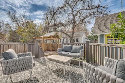 Brenham House | Cozy Brenham Retreat with Deck, Near Downtown Attractions