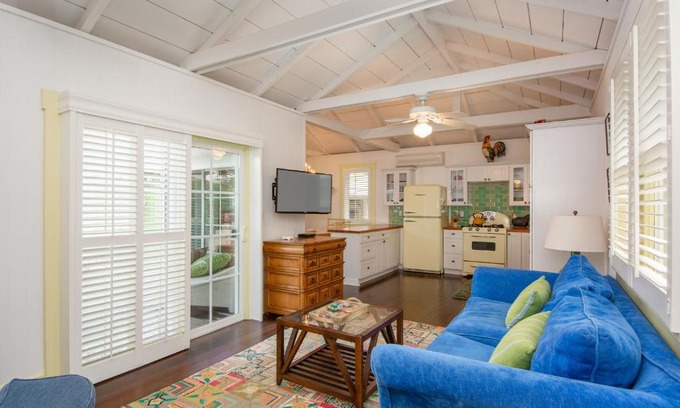 Poipu House | Beachfront Retreat: Brennecke's Beach Cottage Awaits
