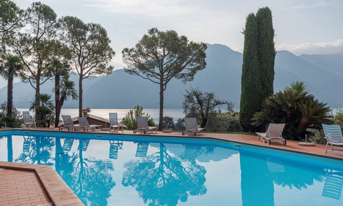 Azzano Apartment | Brentano Giardino: Family-Friendly Retreat with Pool Access
