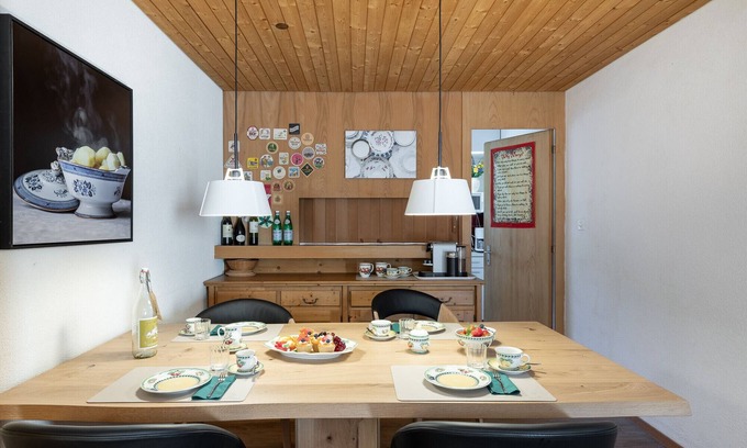 Engadin Scoul Apartment | Brentschpark No. 73: Spacious and bright 3.5-room flat in the quiet Brentschpark neighbourhood