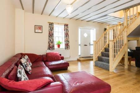 Bretforton House | Discover Bretforton Holiday Home: Rated 9.8, Pet Friendly