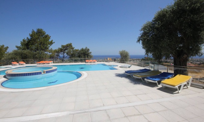 Kyrenia Villa | Spacious Bretts Landing Villa with Pool & Spa for 28 Guests