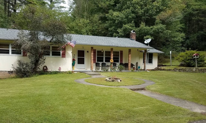 Cedar Mountain House | Explore Dupont State Forest - Hiking, Biking & Waterfalls