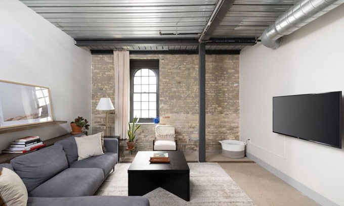 Milwaukee Apartment | Brewery District Luxe 2BR Near Fiserv with Parking
