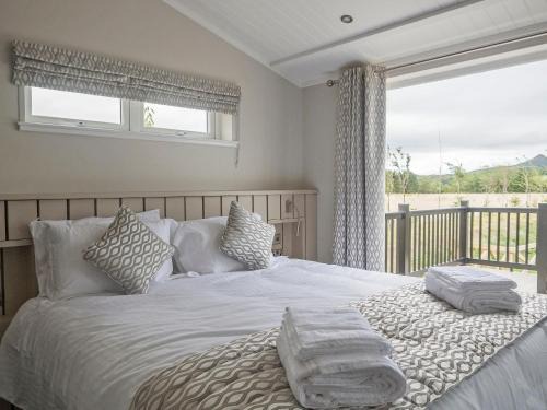 Carlton-in-Cleveland House | Discover Comfort at Brian Clough Lodge - Pet Friendly Stay