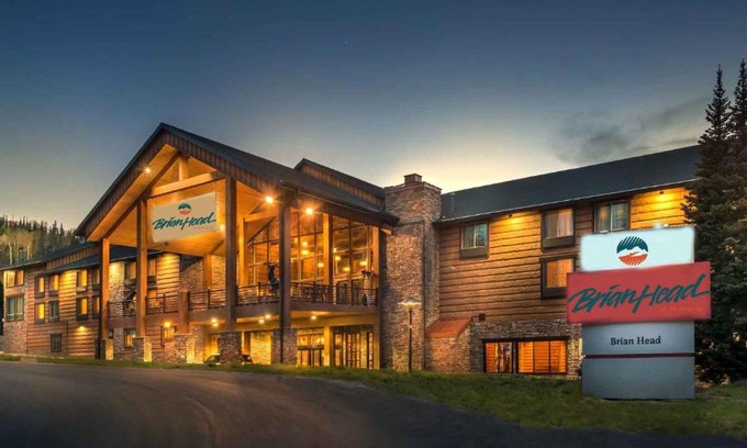 Brian Head Hotel | Experience Comfort at Brian Head Lodge with Stunning Views