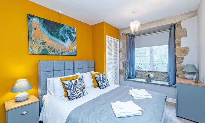 Giggleswick Apartment | Cozy Bridge End Mill Apartments: Family & Pet Friendly Stay