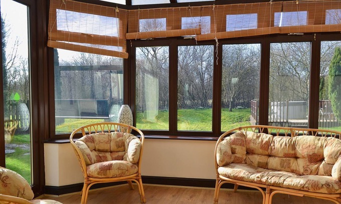 Ashby Woulds Cottage | Bridge House: Cozy Retreat with Hot Tub and Four Poster Bed