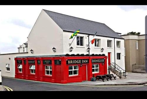 Dungloe Apartment | Discover Bridge Inn Studio Apartments: Top-Rated Oceanfront Retreat