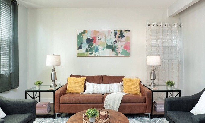Bridgeport Apartment | Stylish 2-Bed Retreat Near Downtown - Family Friendly Stay