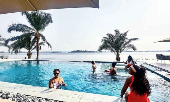 Akosombo Hotel | BridgeView Resort: Guest Rated 9.6 with Pool & Spa Access