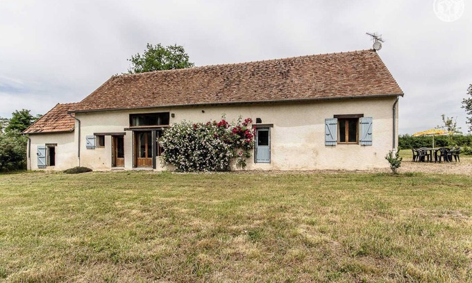Vitry-sur-Loire House | Briffaux Hotel: Family-Friendly Stay in Vitry sur Loire