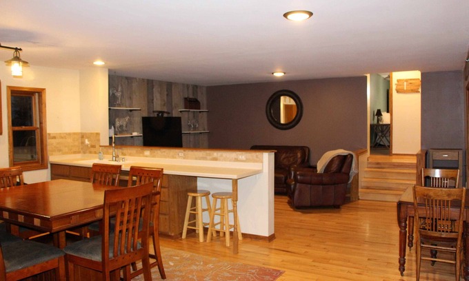Barneveld House | Brigham View: Guest Rated 10/10 with Spa and Hot Tub