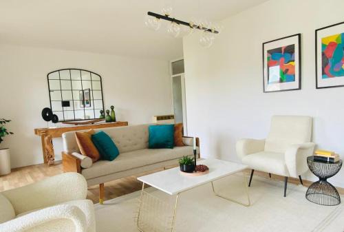 Ludwigshafen-Friesenheim Apartment | Ideal Family Retreat with Balcony, Wifi & Netflix Near BASF