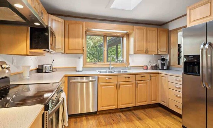 Hendersonville House | Cozy Rabbit Hallow Retreat with Fire Pit & Free Activities