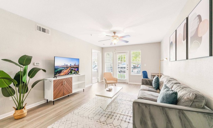 Pleasant Valley Apartment | Bright 2BR King Bed Suite with Fast WiFi, Near Downtown