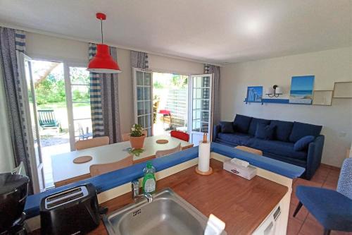 Moliets-et-Maa House | Bright 50 M Retreat for 6 with Balcony & Garden Oasis