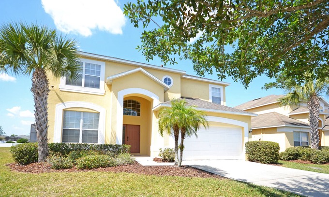 Seasons House | Bright 6 bedroom pool home in Kissimmee - Spa and games room