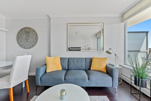 Crosstown Apartment | Bright and Airy 1BR in Vibrant Chinatown