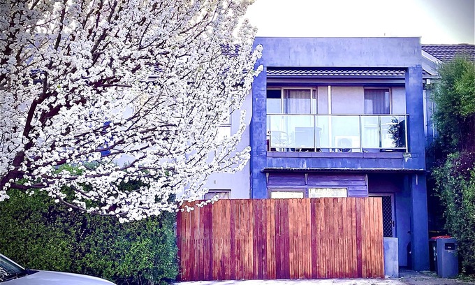 Gungahlin House | Bright 3BD House in Gungahlin with Pool & Free WiFi