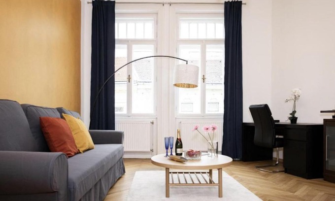 Wahring Apartment | Bright Apartment - Pet & Child Friendly, 15 Min to Center