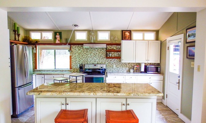 Kerrville Cottage | Bright & Cozy Home in the Antique Methodist Encampment