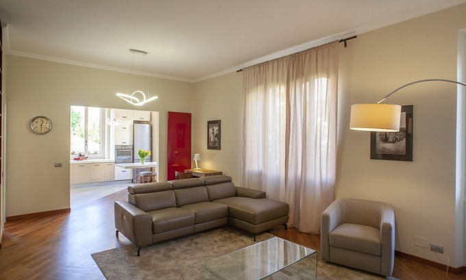 Washington Apartment | Welcoming and Cozy Retreat in a Modern Family Home
