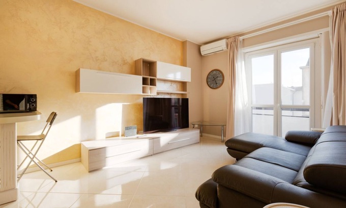 Niguarda Apartment | Bright Niguarda Apartment with Balcony & Family-Friendly Amenities