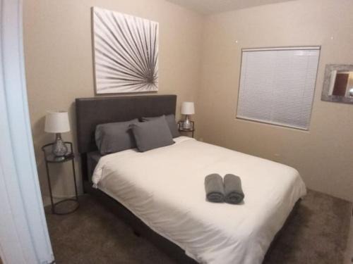 Palo Verde House | Inviting Accommodation with Indoor Fireplace and Kitchen