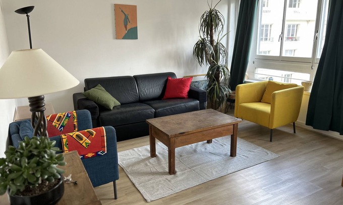 Amerique Apartment | Tranquil 2-Room Apartment Steps from Parc des Buttes Chaumont
