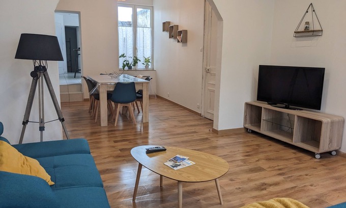 Calais House | Inviting 3-Bedroom Townhouse with Pool and Family-Friendly Perks