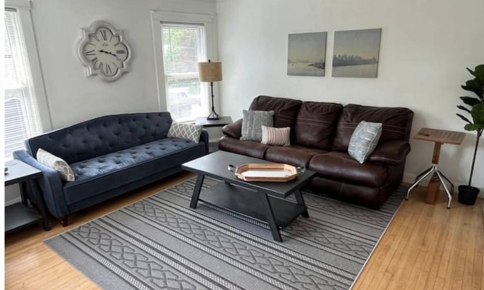 Des Moines Apartment | Bright Drake Apartment: Perfect for Families, Rated 10/10