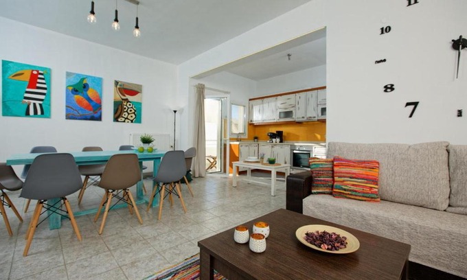 Heraklion Apartment | Bright and Stylish 3 Bedroom Apartment - Guest Rated 10/10
