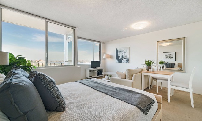 Neutral Bay Apartment | Bright and Inviting Studio Apartment with Pool Access