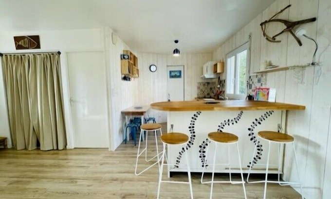 La Rochelle Apartment | Inviting Nest in La Rochelle with Breakfast & Family Amenities