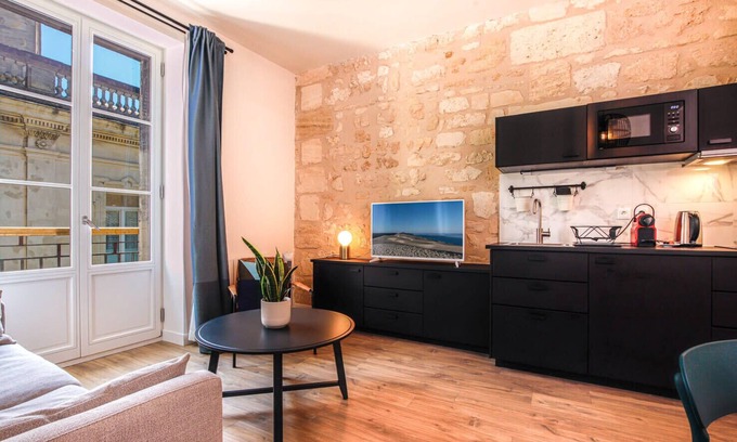 Bordeaux Sud Apartment | Bright Apartment in City Center with Spa & Family Amenities